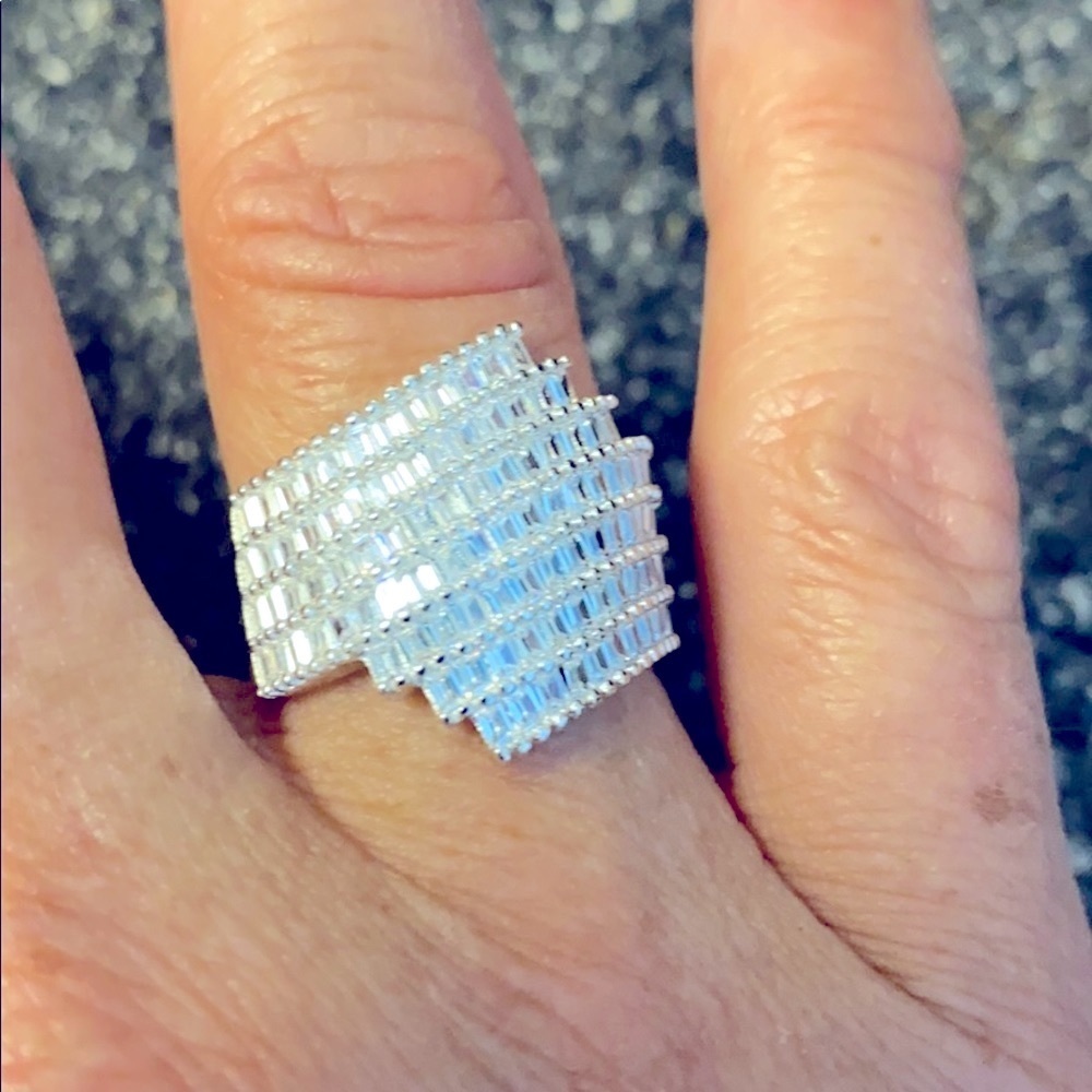 Bella Luce Ring - Picture 7 of 15